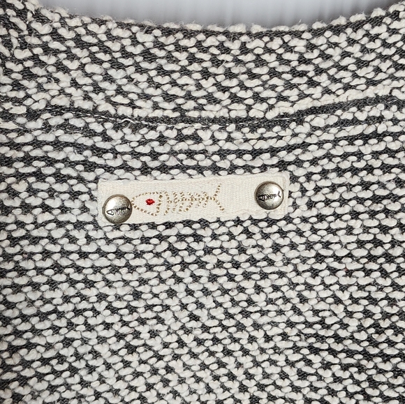 Weird Fish Sweater Womens White and Grey Medium Textured - Picture 7 of 10